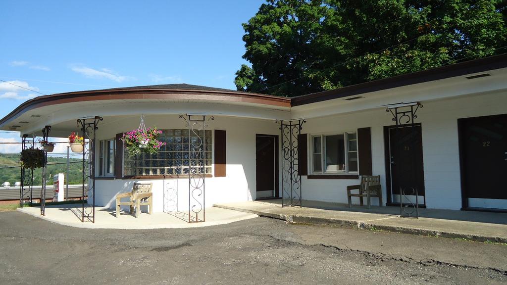 Stiles Motel Hill View Woodstock Exterior photo