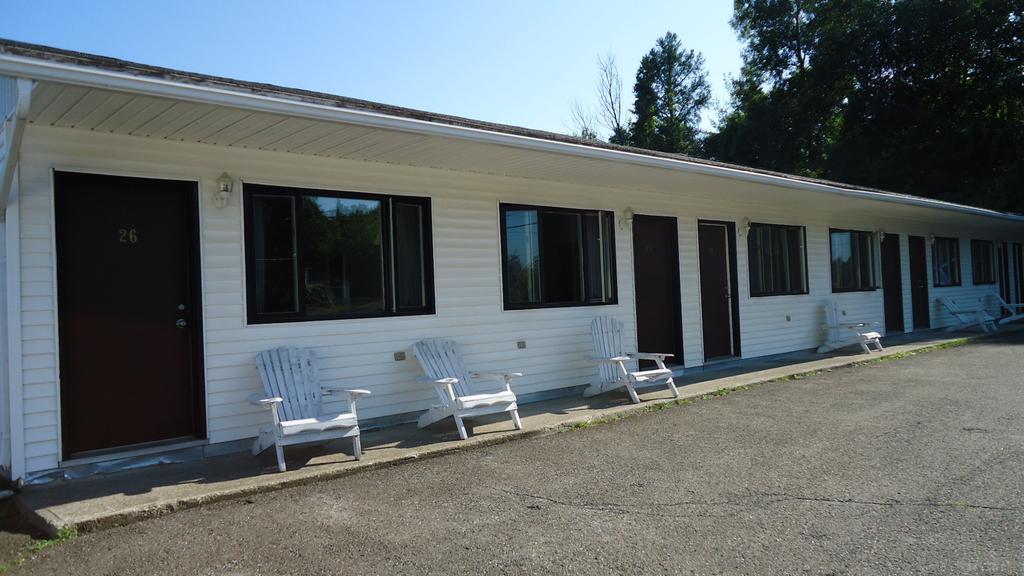 Stiles Motel Hill View Woodstock Exterior photo